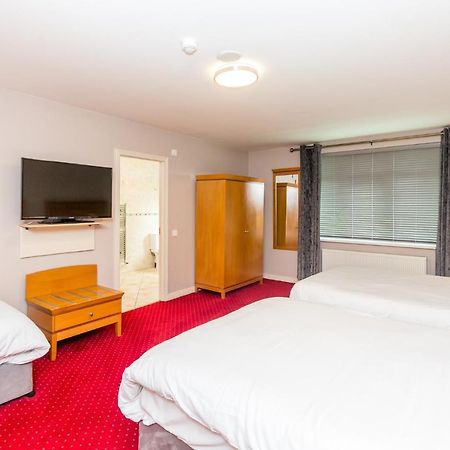 Airport View Hotel And Secret Spa Lusk Exterior foto