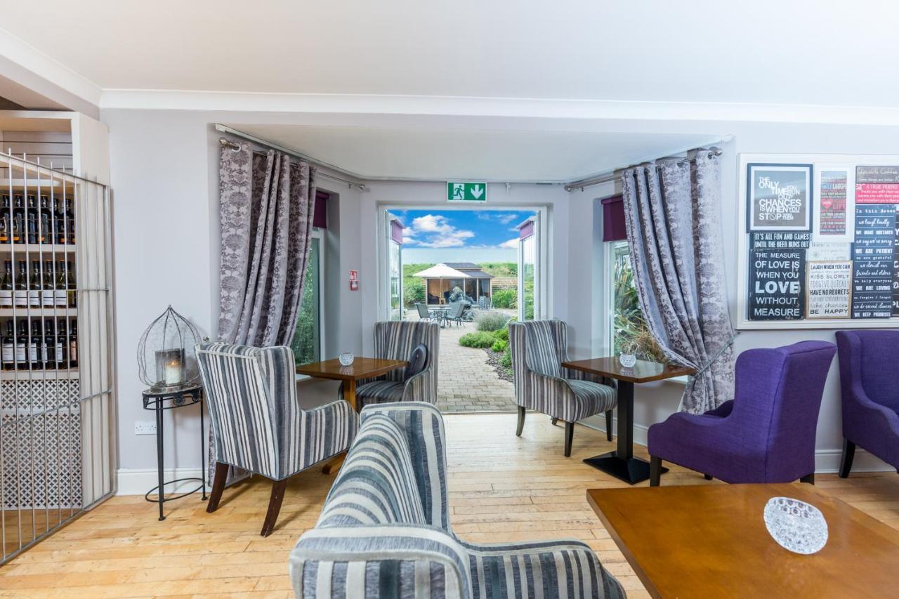 Airport View Hotel And Secret Spa Lusk Exterior foto